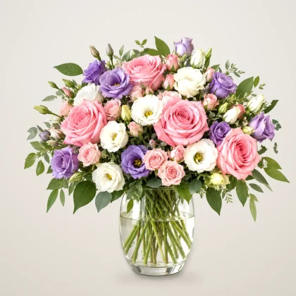 Spring Haze - pink roses and lisianthus in a glass vase | 800petals